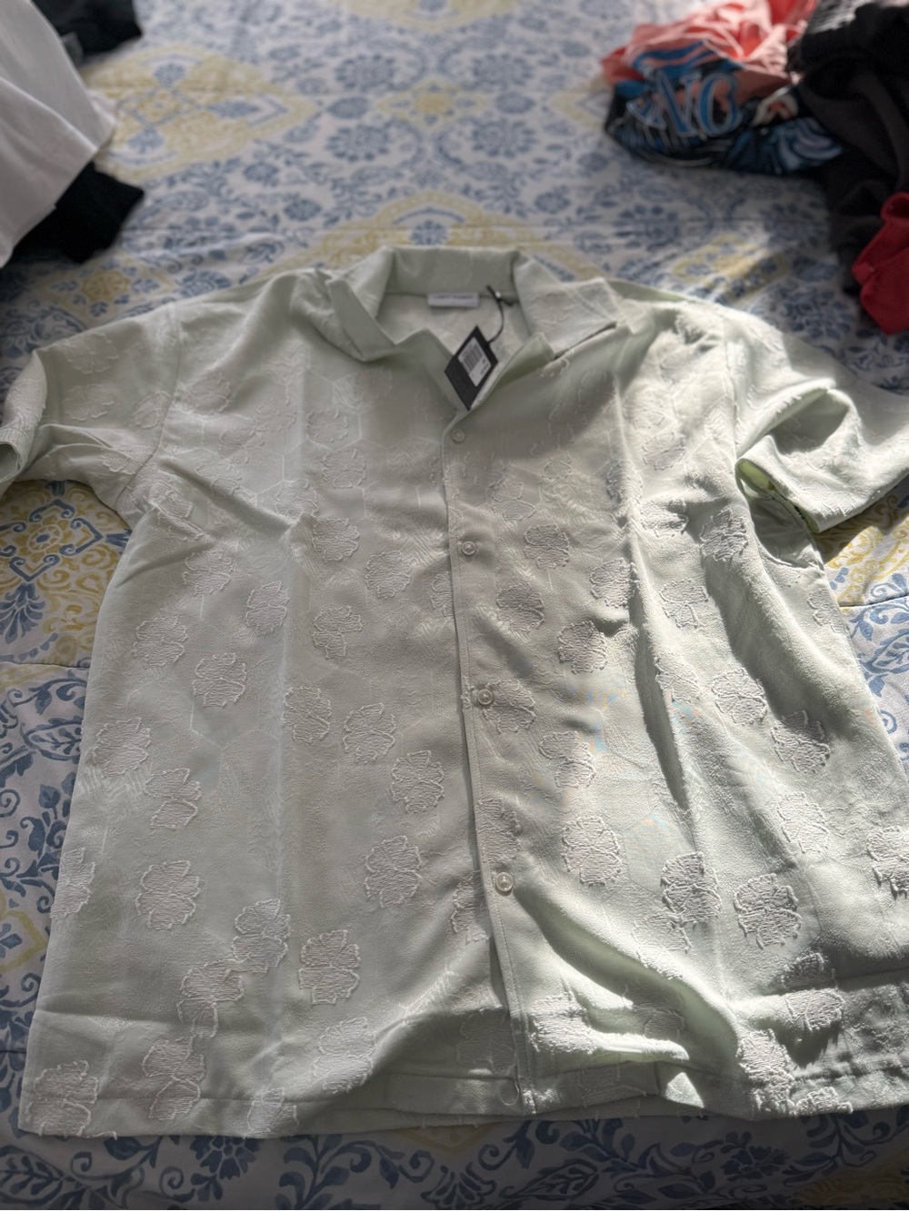 Left Point Men's Short Sleeve Button-Down Casual Shirt in Light Green